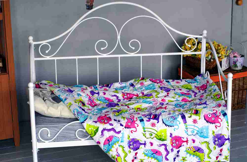 Покрывало стёганное 150*215 ДомВелл (Бязь) Детство 10198/1 Монстрики