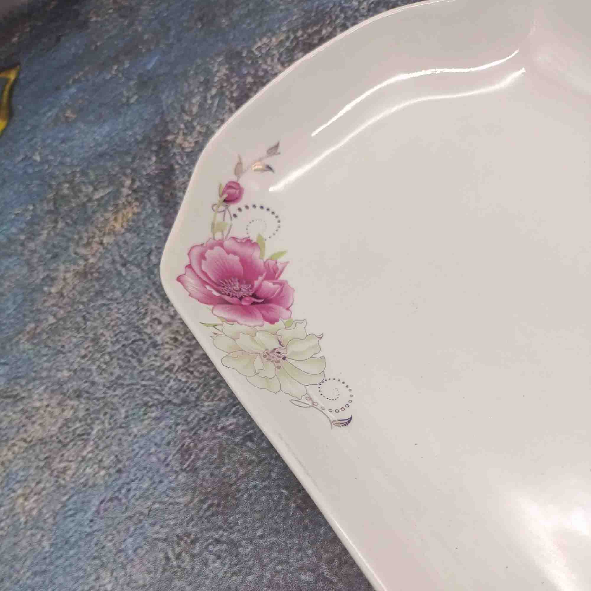 Блюдо 27см сервировочное фигурное, белое с узором РД85325 шиповник