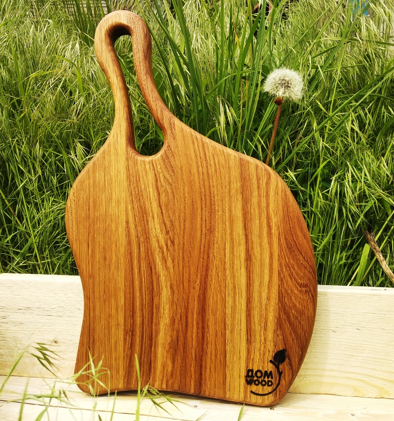 Доска разделочная с фигурной ручкой 35х22,5х2см ДомВуд Дуб Д90