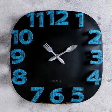 Часы настенные 30х30см РД24006