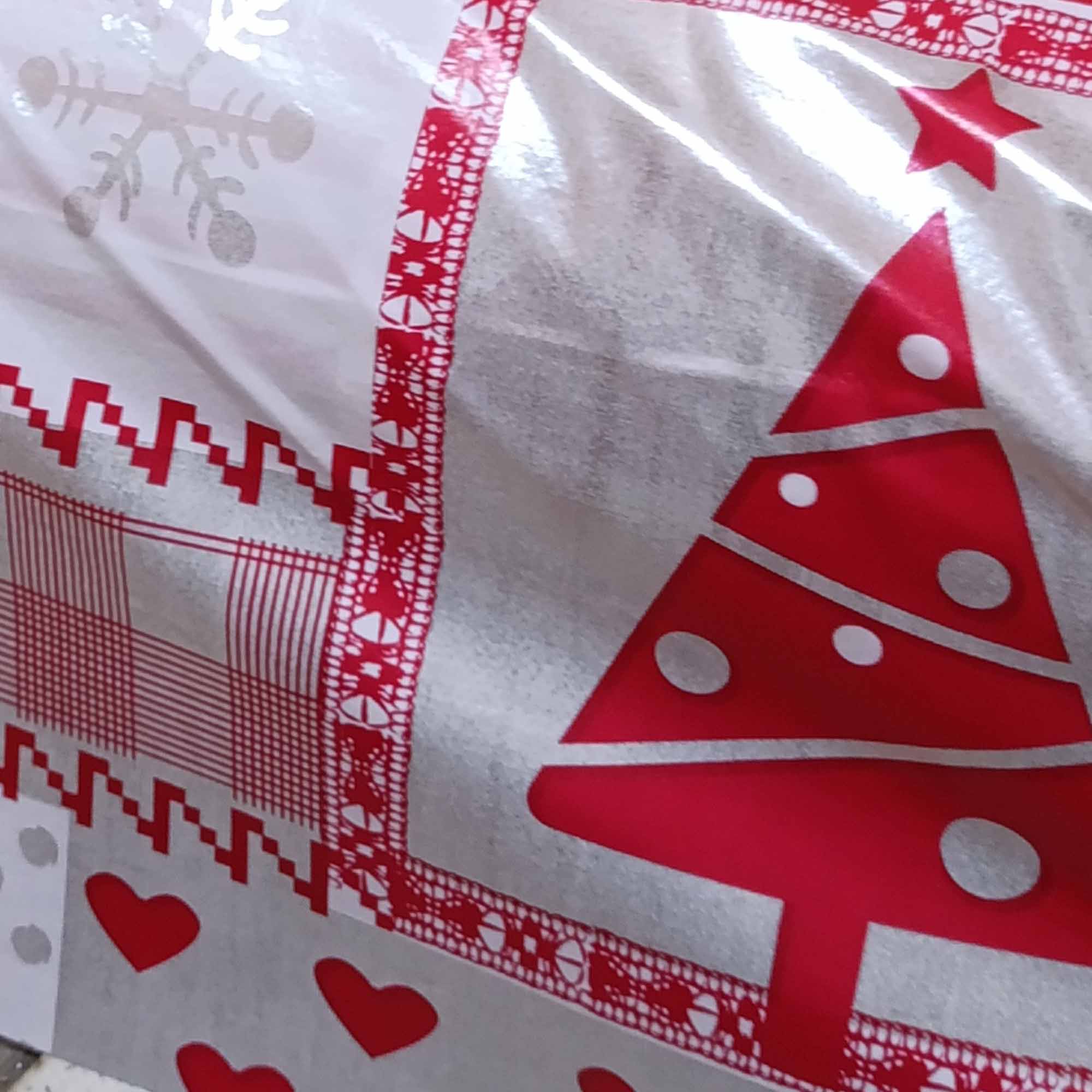 Клеенка новогодняя 1,37м х30м  (цена за 1м) РД15460