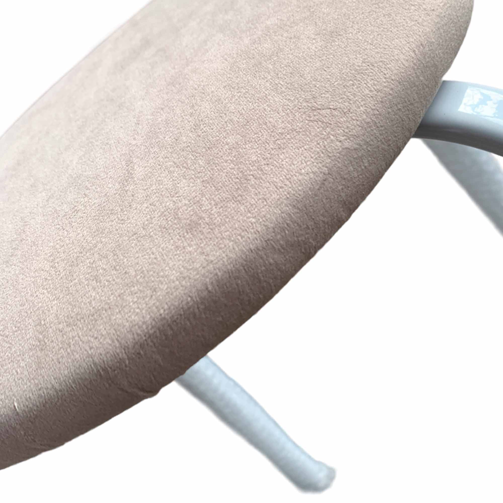 Табурет 18 круг велюр шторм 305 темно-бежевый на бел гл