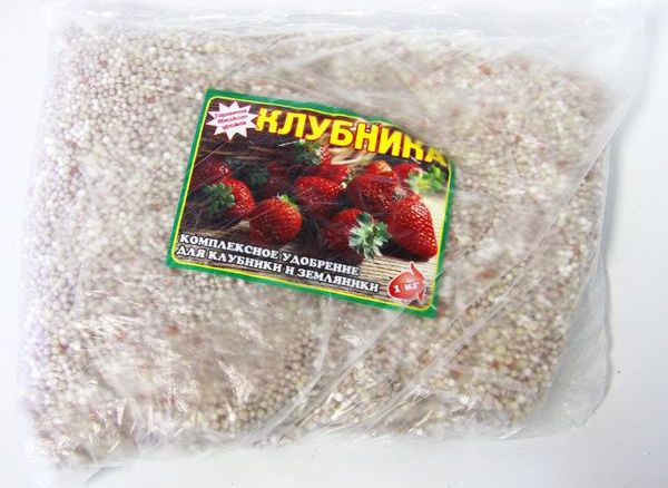 Удобрение 0,9кг Клубника Ч.
