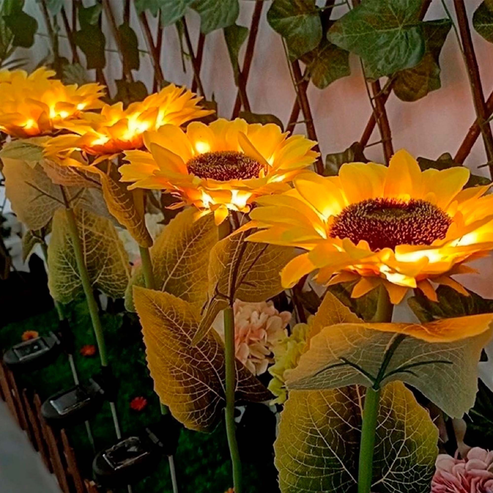 Светильник садовый на солнечной батарее 67см Подсолнух