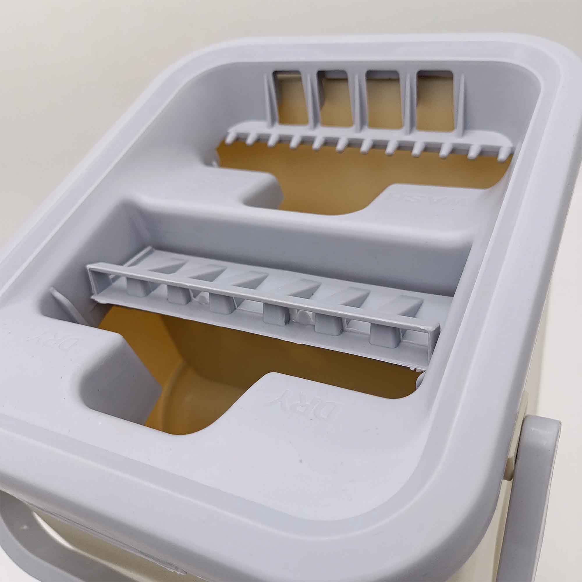 Ведро 6л с вертикальным отжимом и шваброй РД11556