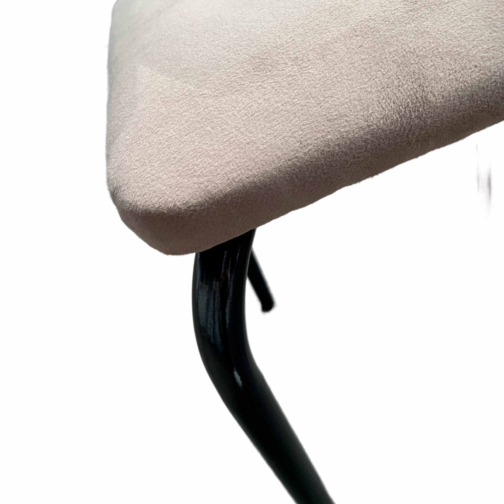 Табурет 22 квадрат велюр шторм 014 светло-коричневый на черн гл