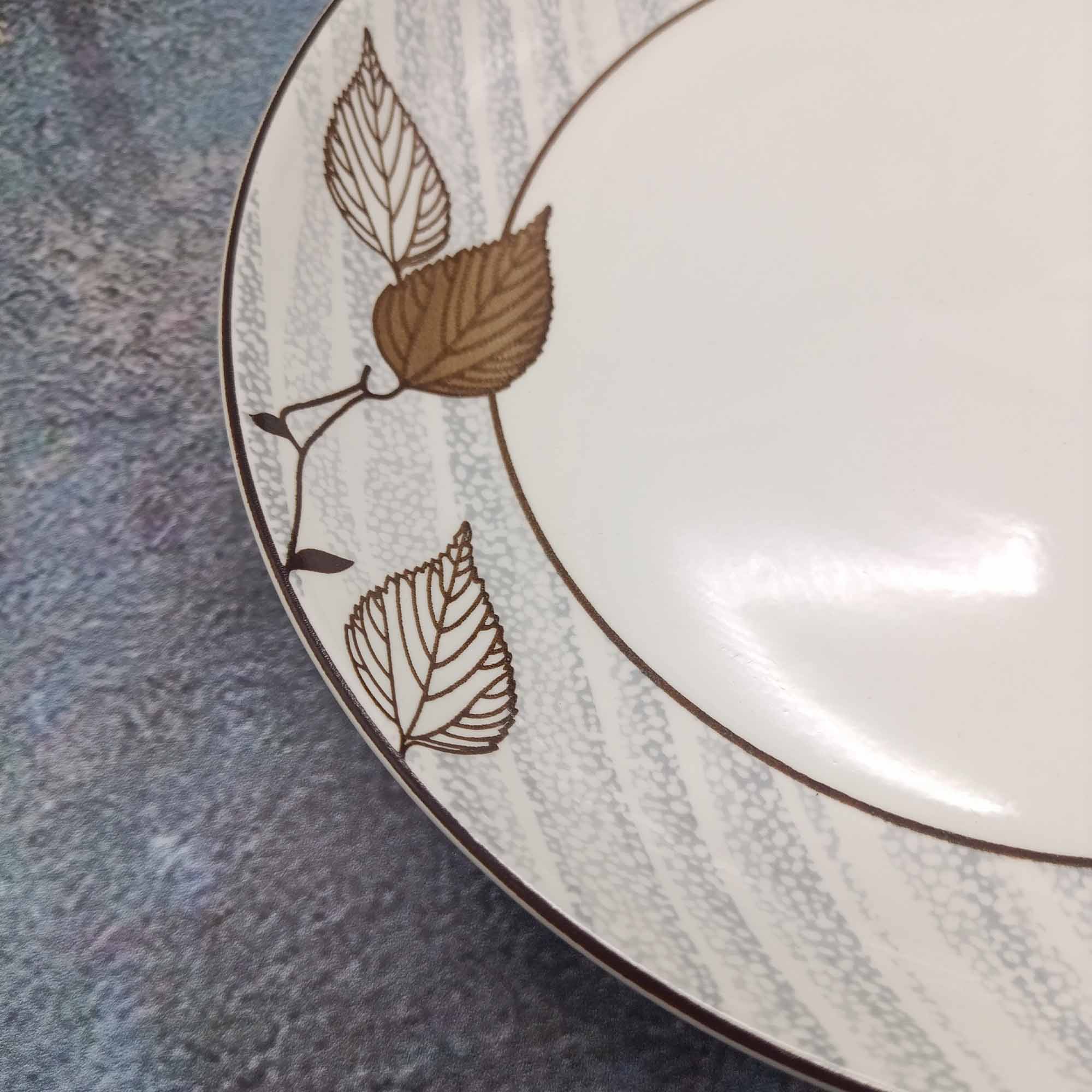 Тарелка 220мм круглая мелкая с узором РД84816 листик