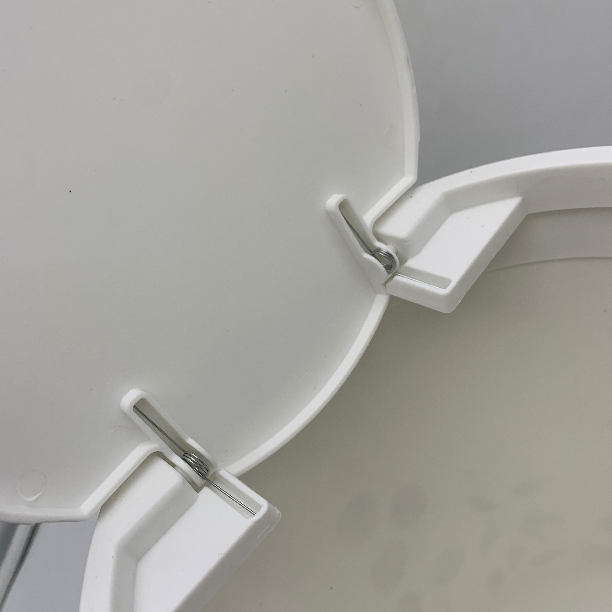 Ведро с механическим открыванием крышки РД66706