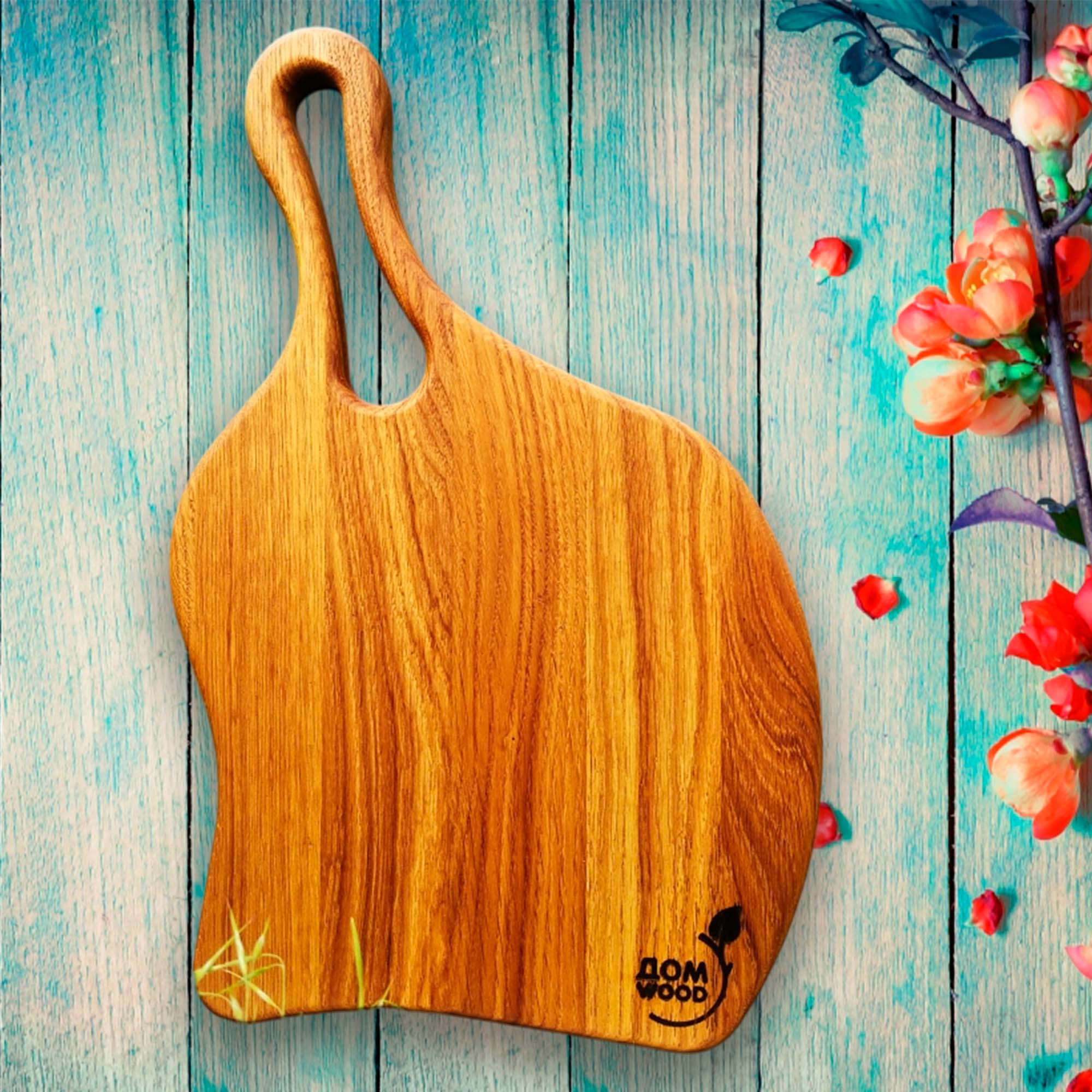 Доска разделочная с фигурной ручкой 35х22,5х2см ДомВуд Дуб Д90