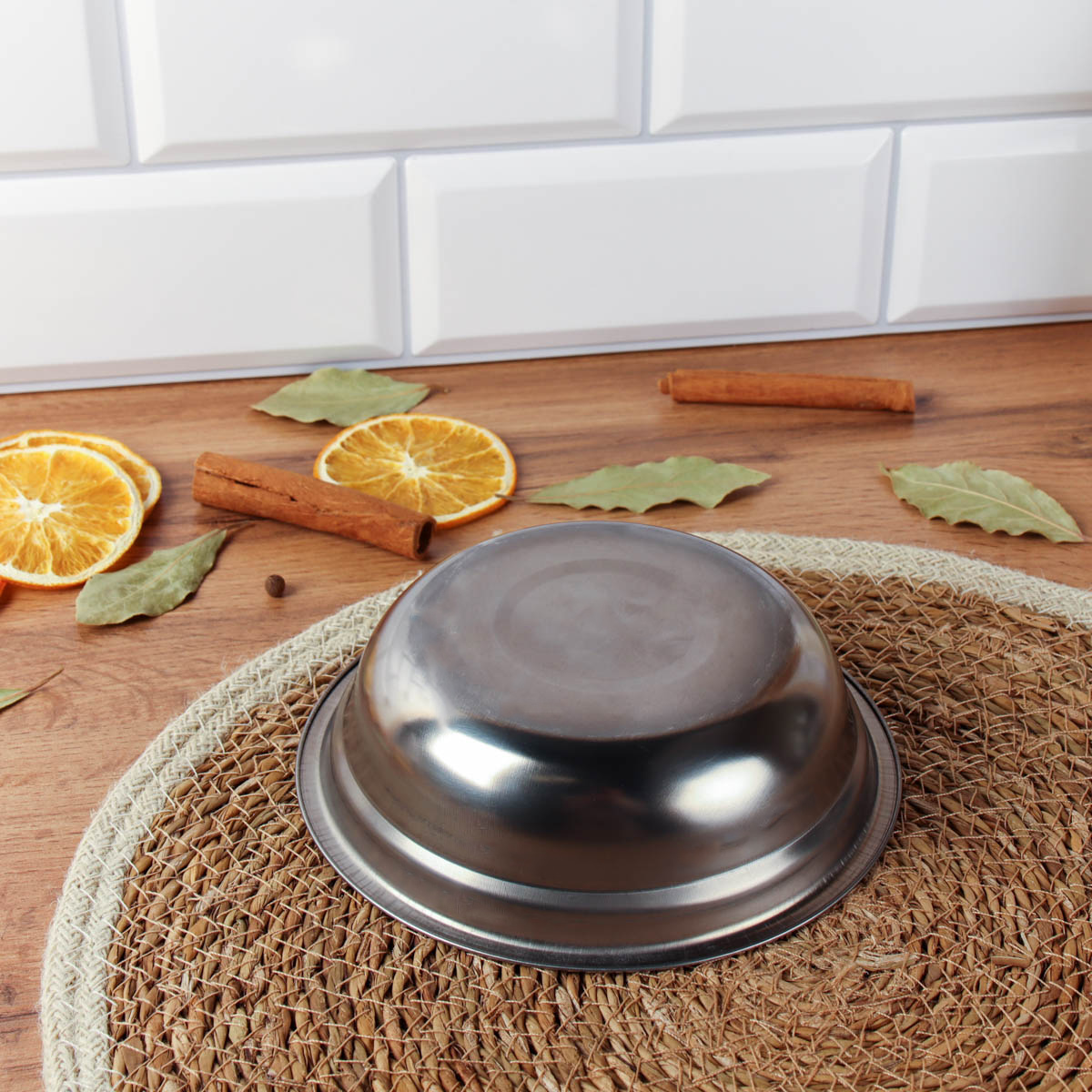 Миска 600мл глубокая 17см h=5 M-582 