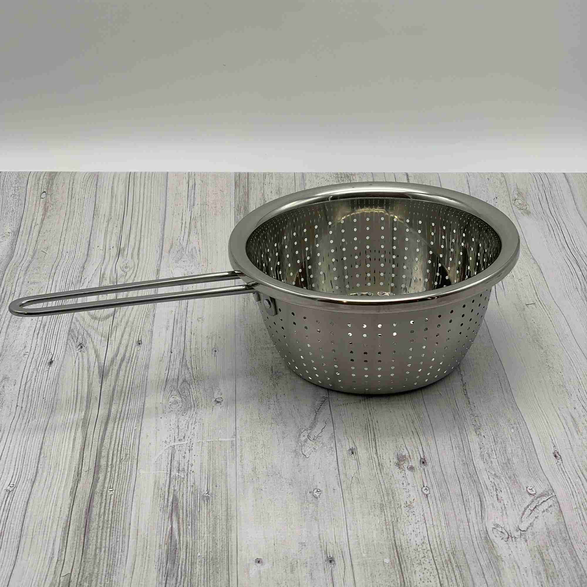 Дуршлаг нержавеющая сталь с ручкой 20 см РД12119