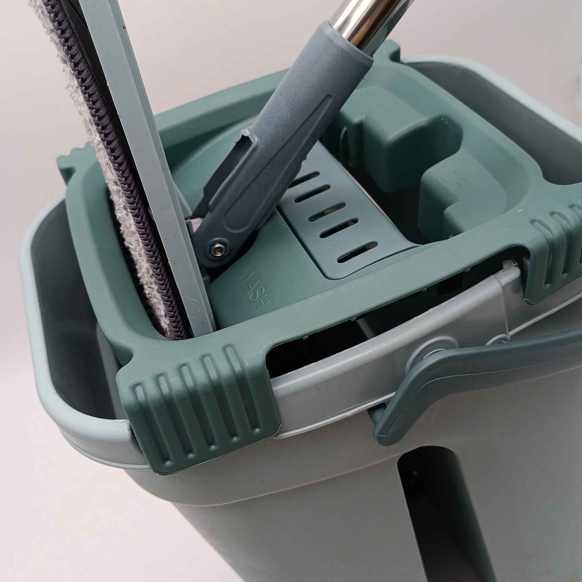 Ведро 10л с вертикальным отжимом и шваброй РД11532