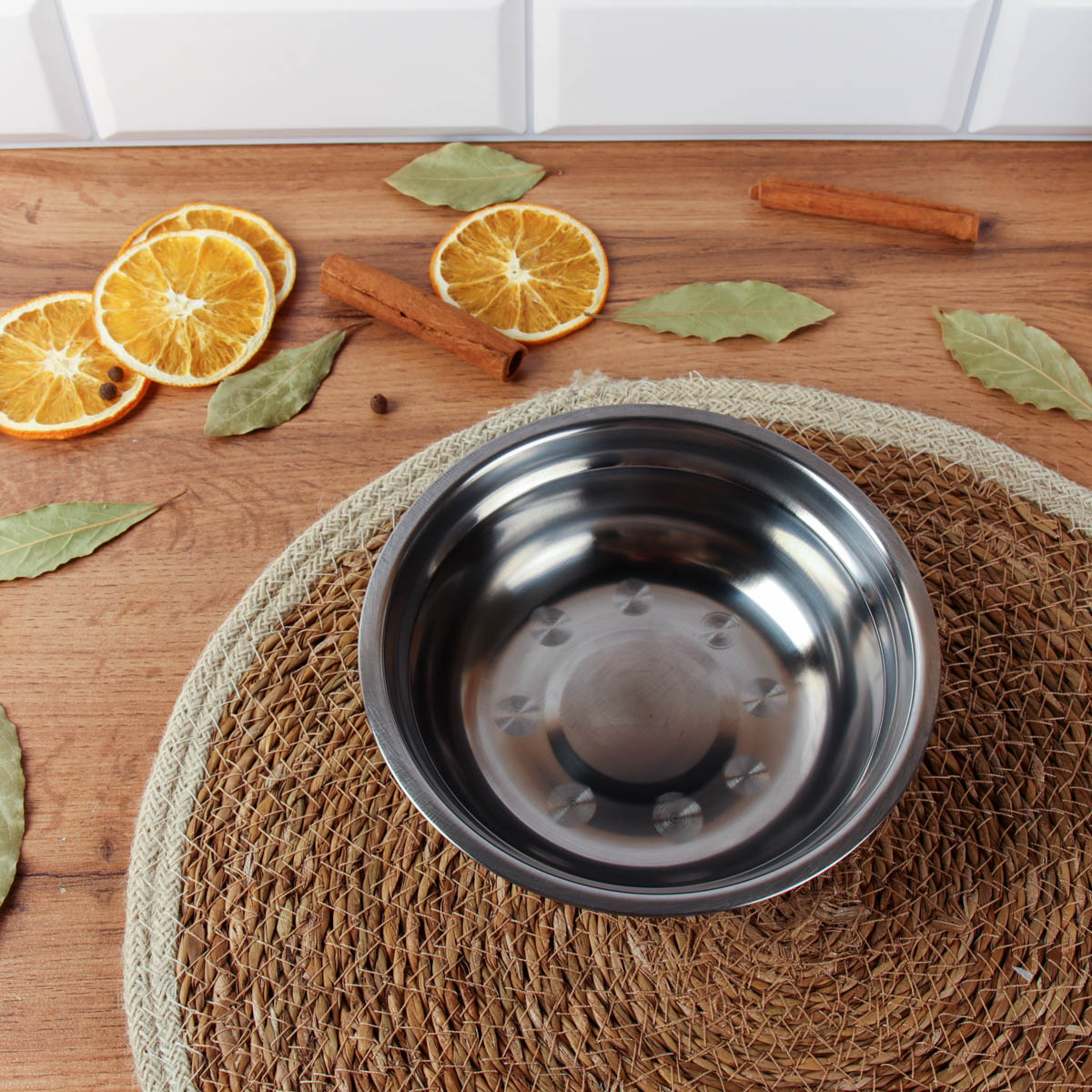 Миска 600мл глубокая 17см h=5 M-582 