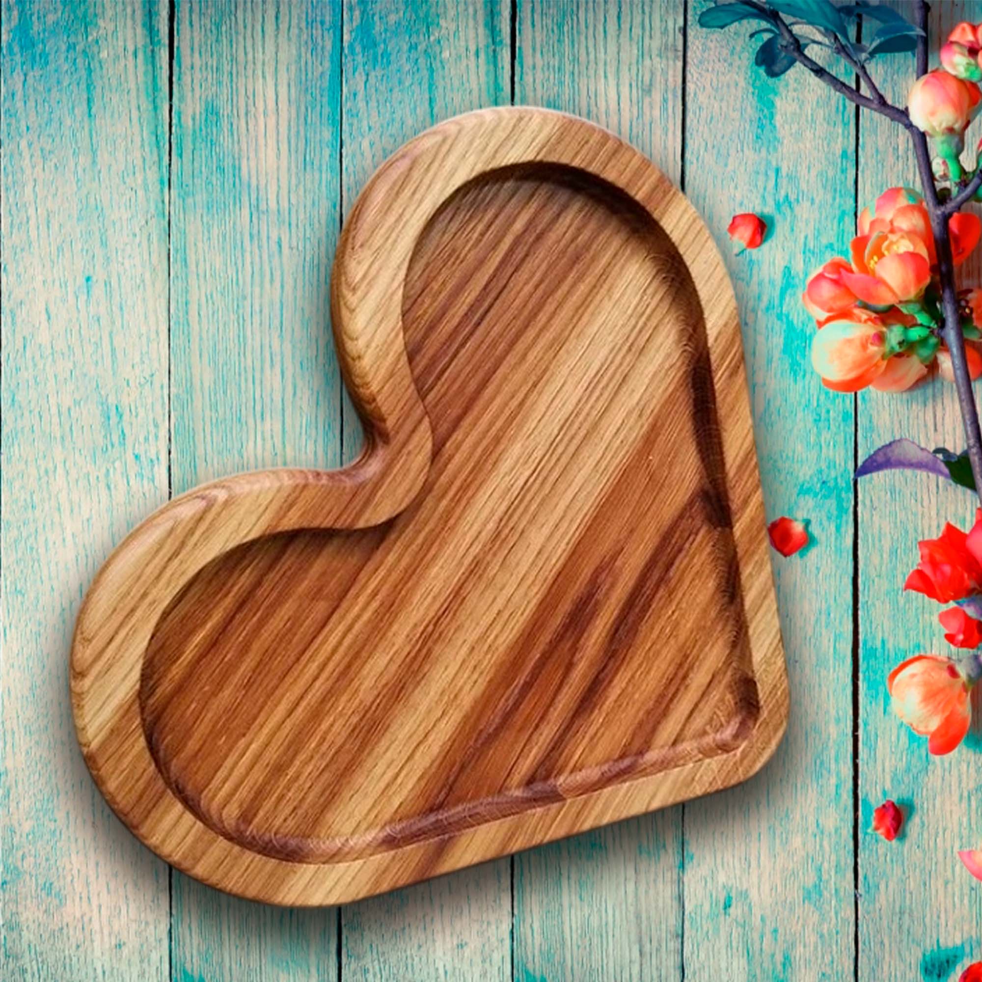 Доска для подачи  27х25х2см ДомВуд Сердце Дуб ДЩ102