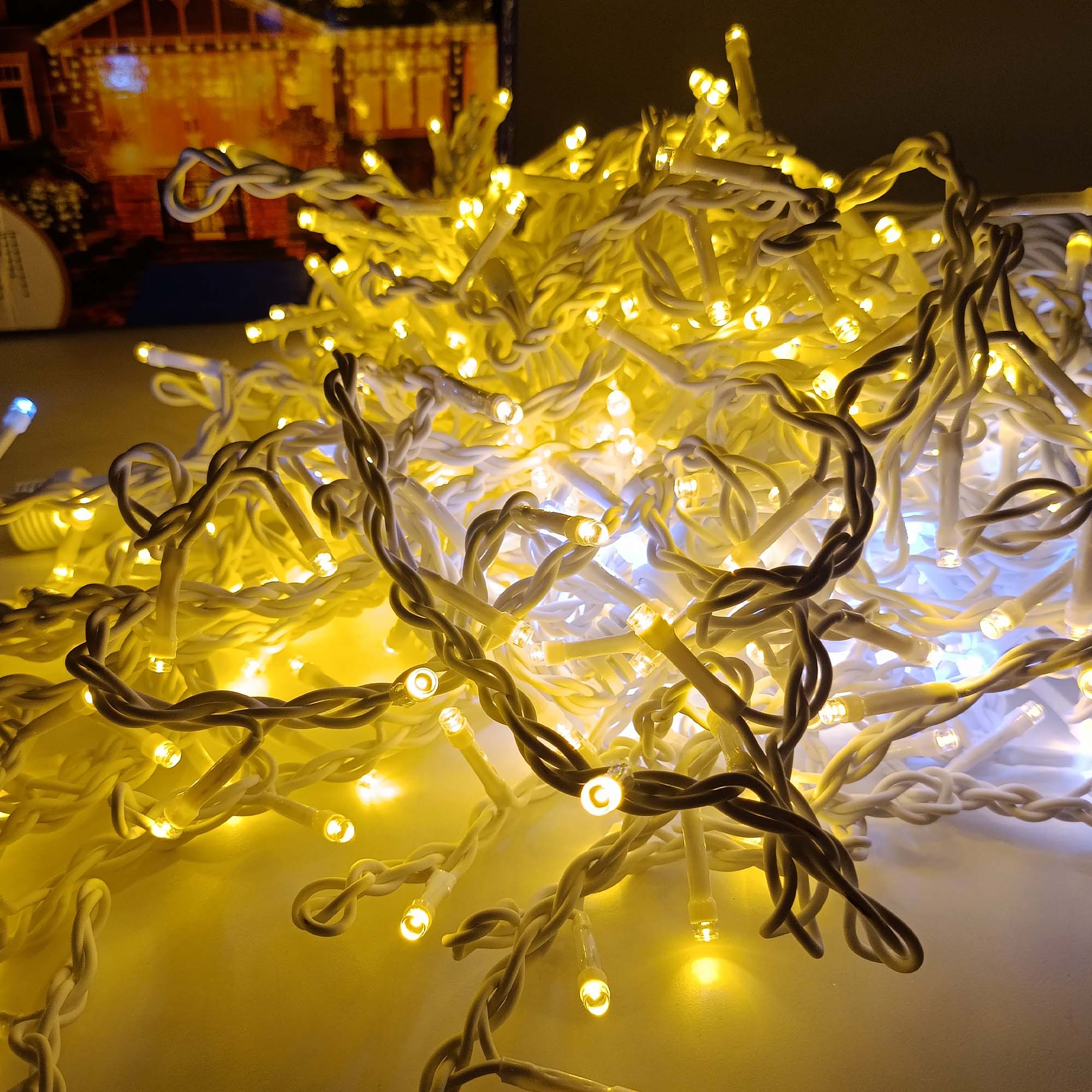 Гирлянда "Бахрома" 25х0,5х0,65м, темный провод, свечение желтое теплое РД18355