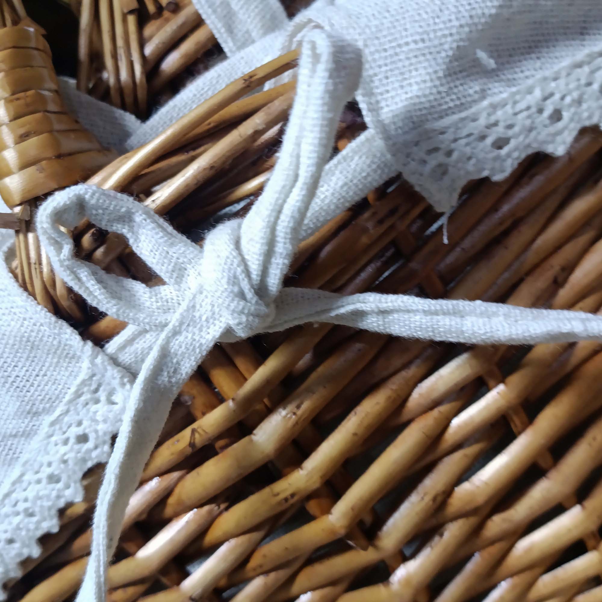 Корзинка плетеная с тканью 40х35см  РД81983