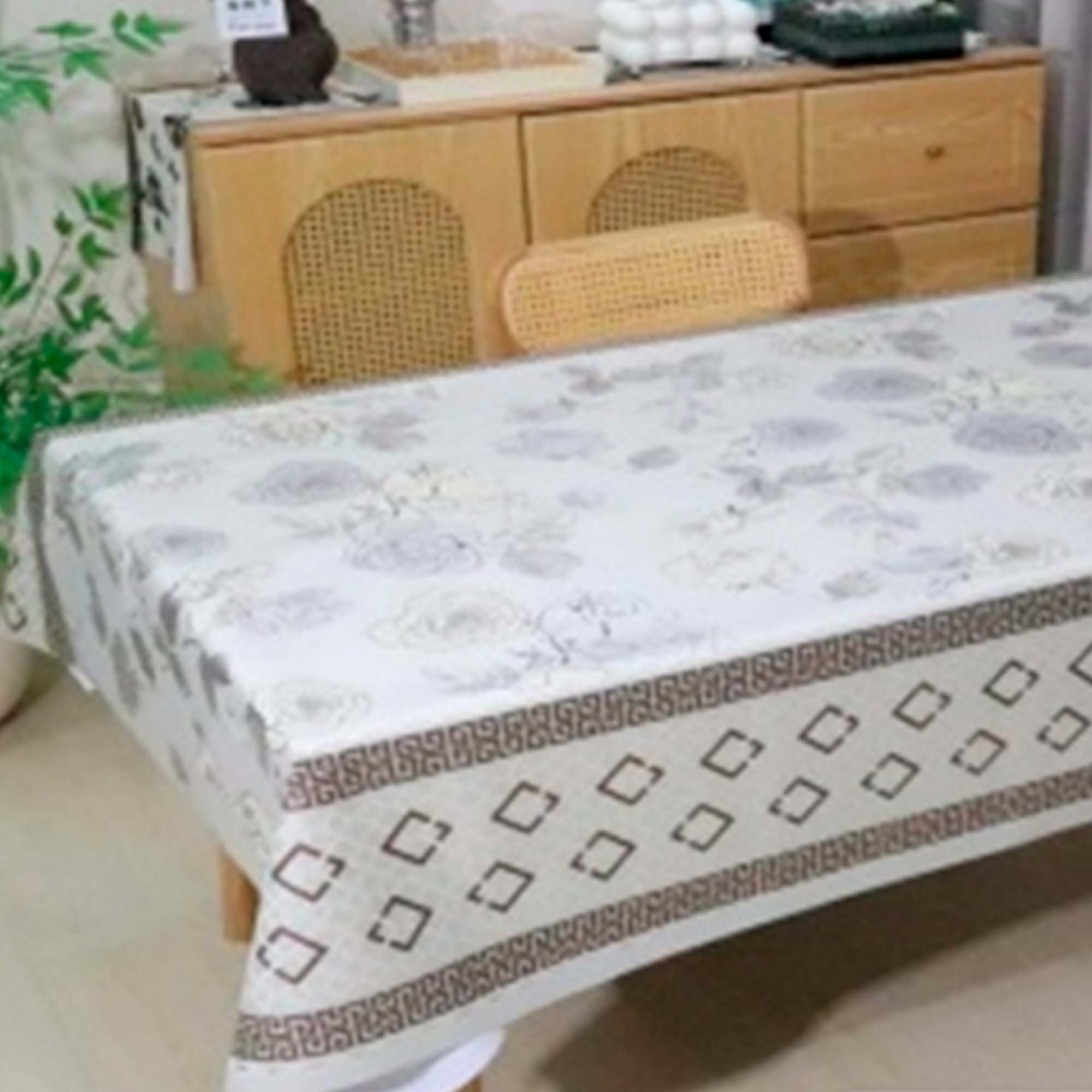 Клеенка ПВХ на тканевой основе 1,37 х20м, цена за 1м РД23823