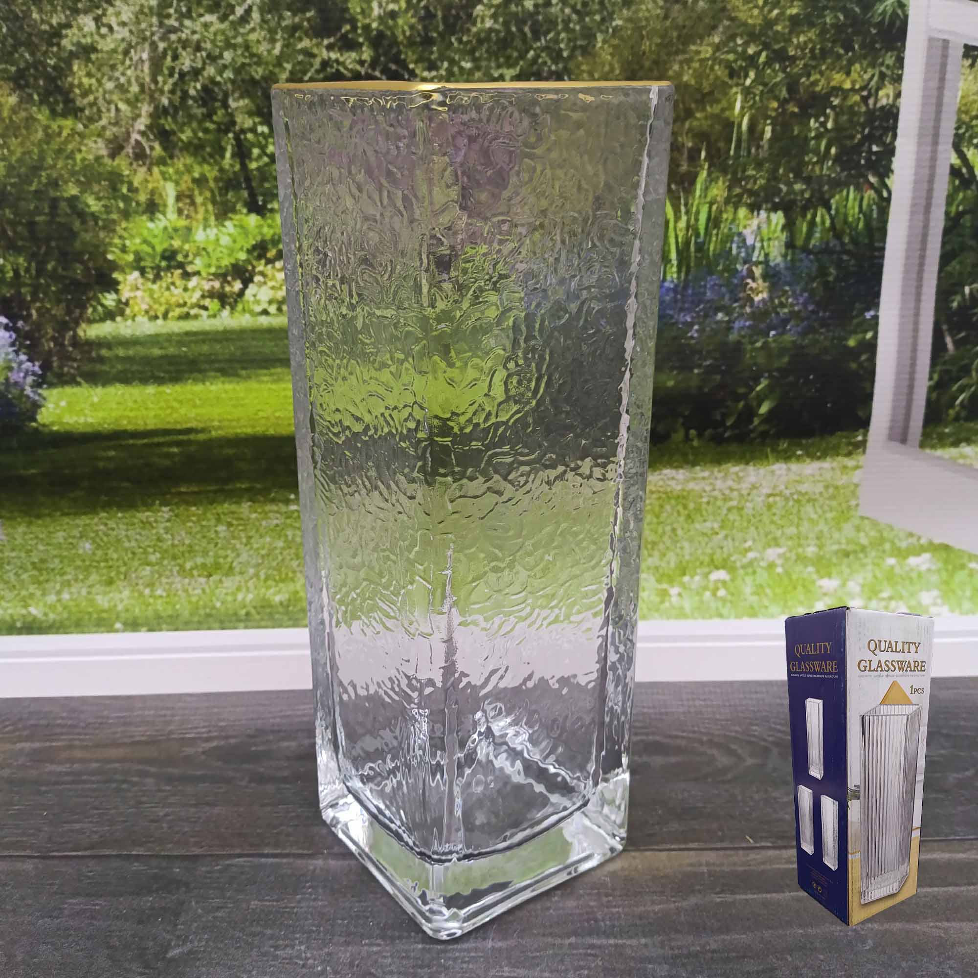 Ваза для цветов 10х30 квадр. Рельефная в коробке РД79966