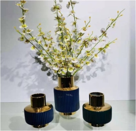 Ваза настольная 13х13х19см РД25249 Ваза настольная 13х13х19см РД25249