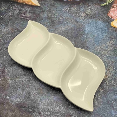 Менажница фигурная, белая, 40х17 см, 3 секции РД75135