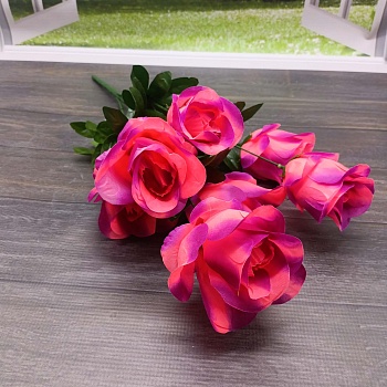 Букет Роза 7 голов (бутон)