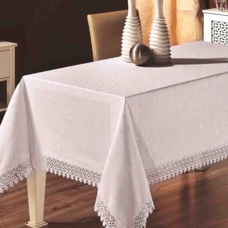 Скатерть 150х220 с кружевом в коробке