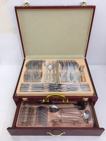 Набор столовых приборов 72пр чемодан РД25221