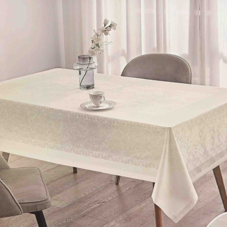 Скатерть 150х220 бежевая