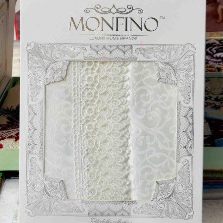 Скатерть 150х220 с кружевом в коробке