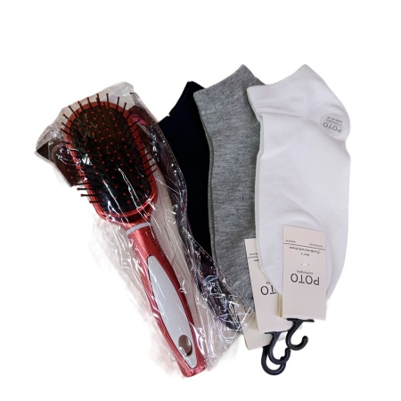 Набор женский №3 Подарок 8 Марта (носки, расческа)