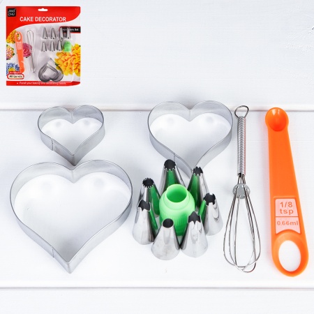Кондитерские насадки с адаптером, венчик, ложка. форма 3 штуки Сердце размер блистера 25х24 см / PF-727 /уп 144/