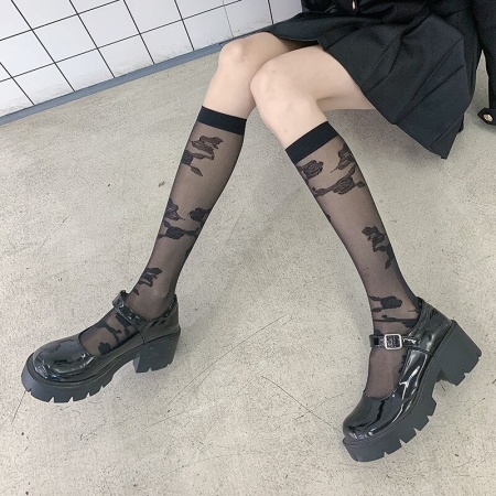 302076